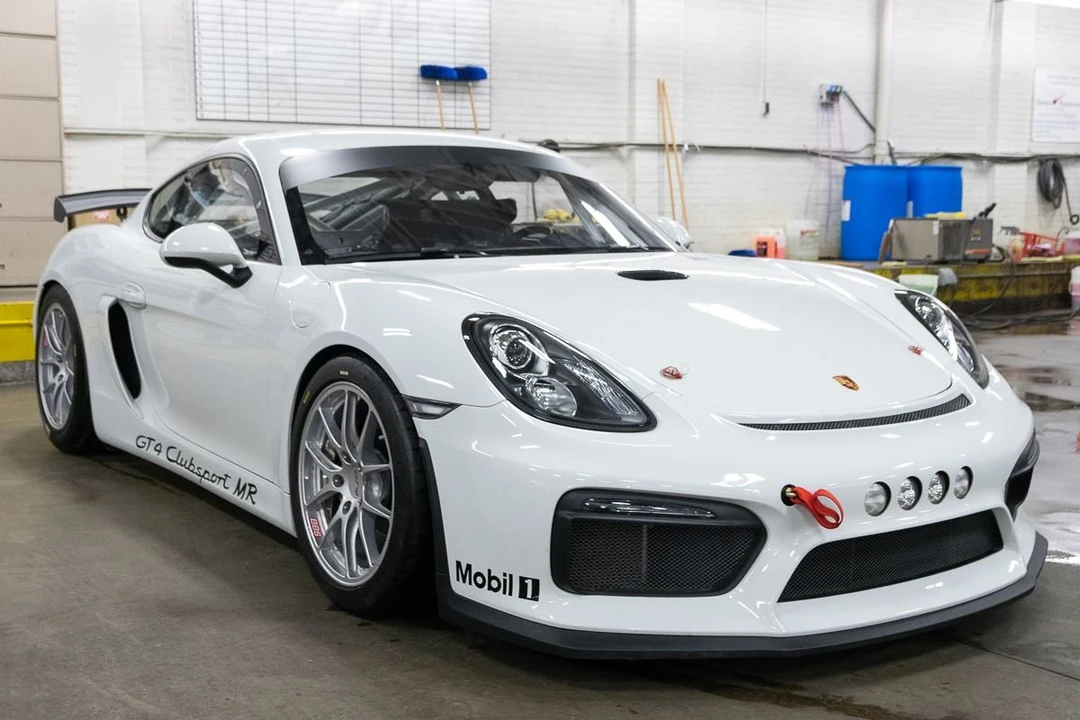 2016 Porsche 981 Cayman GT4 Clubsport - Image 2 of 10