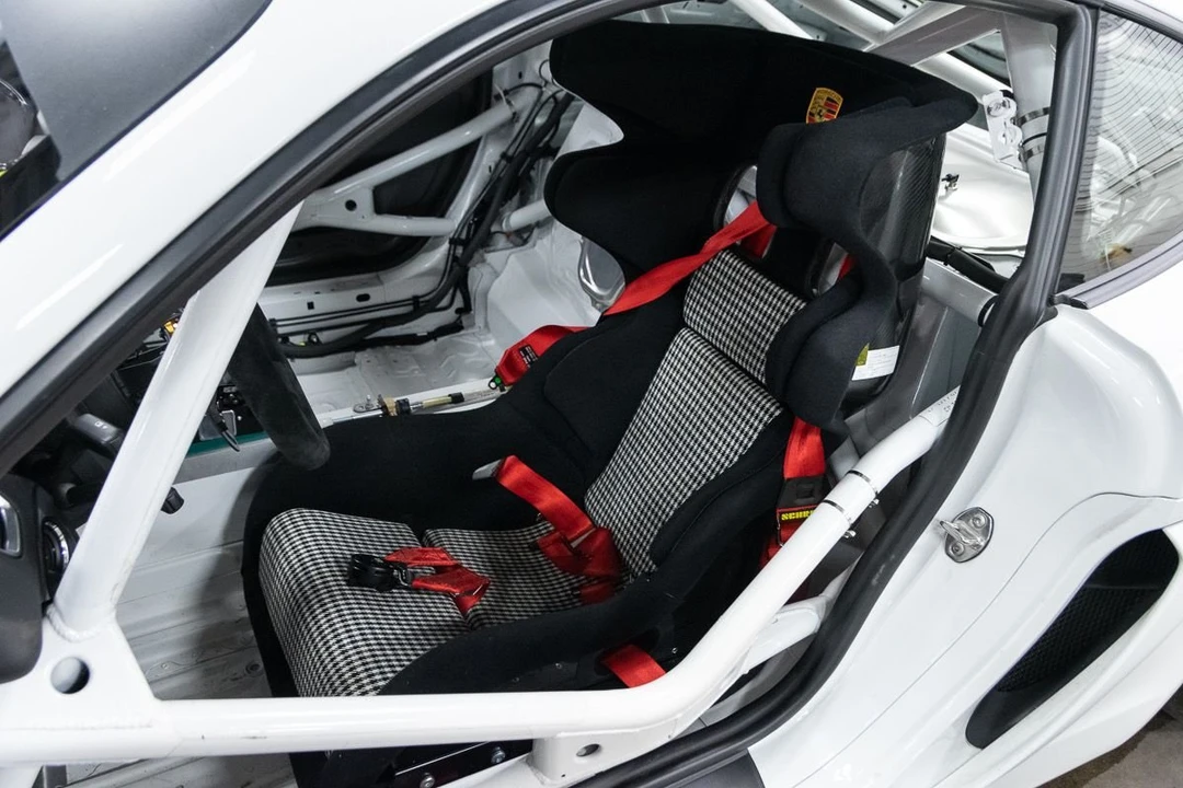 2016 Porsche 981 Cayman GT4 Clubsport - Image 4 of 10