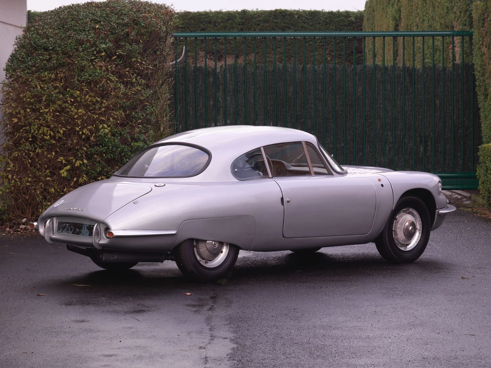 Panhard - Image 3 of 10