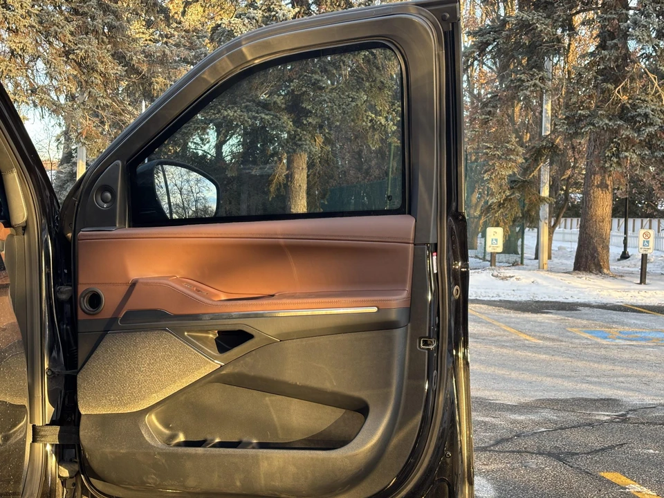 2025 Lincoln Navigator 4th Gen - Image 29 of 31
