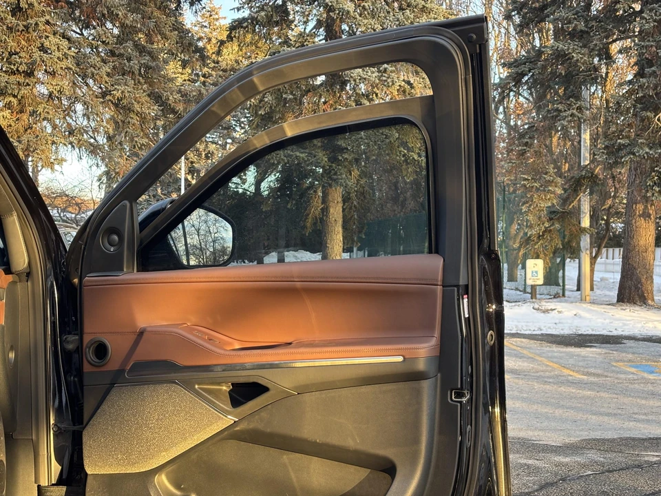 2025 Lincoln Navigator 4th Gen - Image 30 of 31