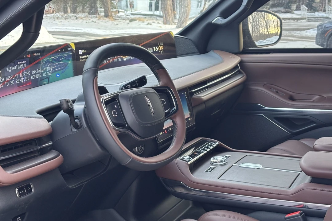 2025 Lincoln Navigator 4th Gen - Image 6 of 7