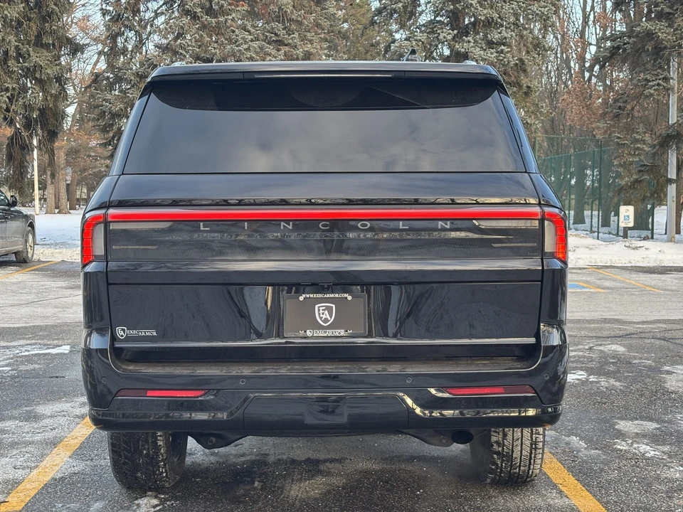 2025 Lincoln Navigator 4th Gen - Image 7 of 31