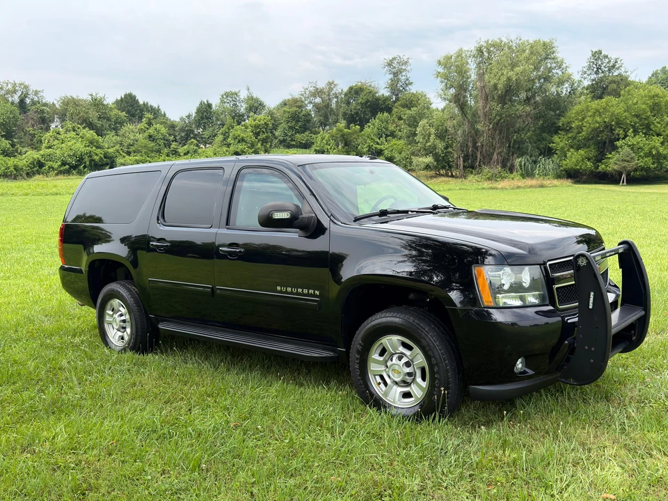 2011 Chevrolet Suburban 10th Gen - Image 16 of 31
