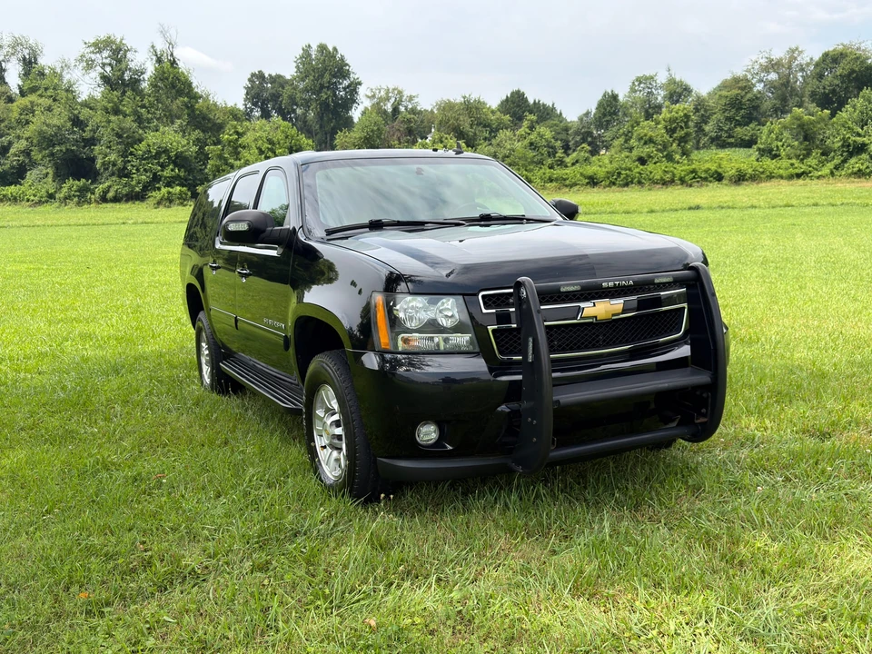2011 Chevrolet Suburban 10th Gen - Image 19 of 31