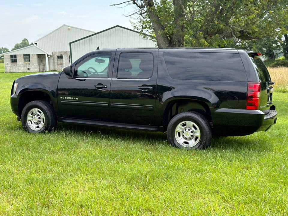2011 Chevrolet Suburban 10th Gen - Image 7 of 31
