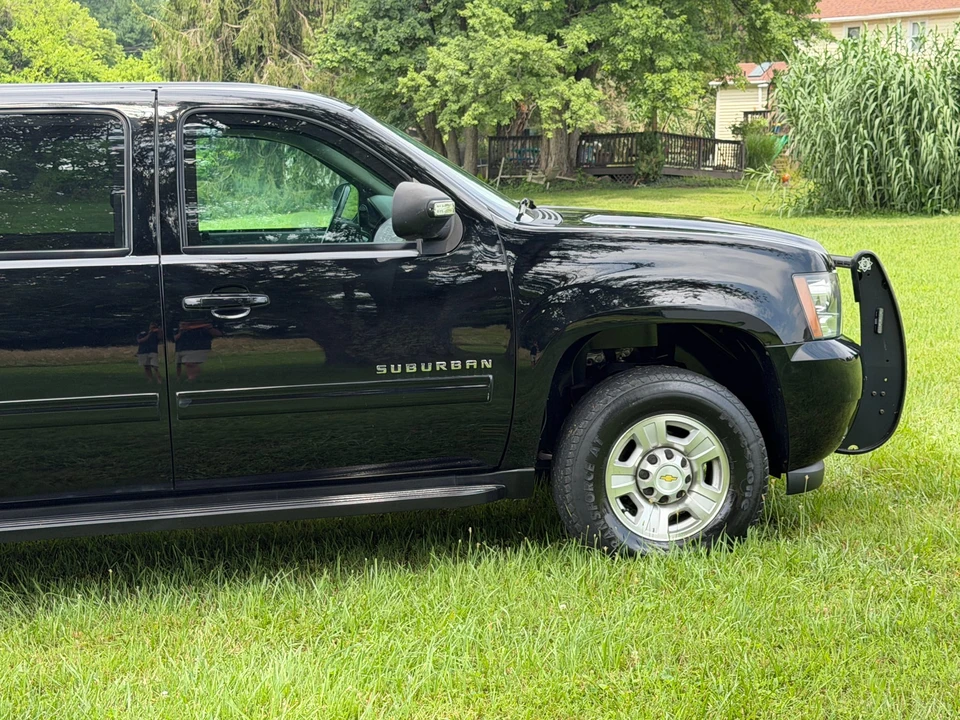2011 Chevrolet Suburban 10th Gen - Image 29 of 31