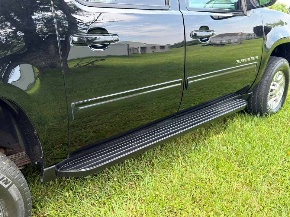 2011 Chevrolet Suburban 10th Gen - Image 31 of 31