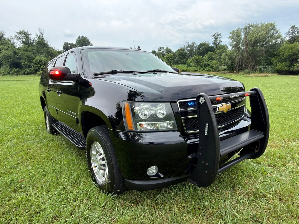 2011 Chevrolet Suburban 10th Gen - Image 23 of 31