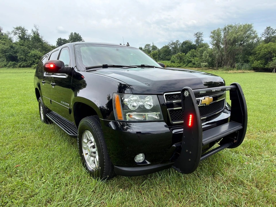 2011 Chevrolet Suburban 10th Gen - Image 21 of 31