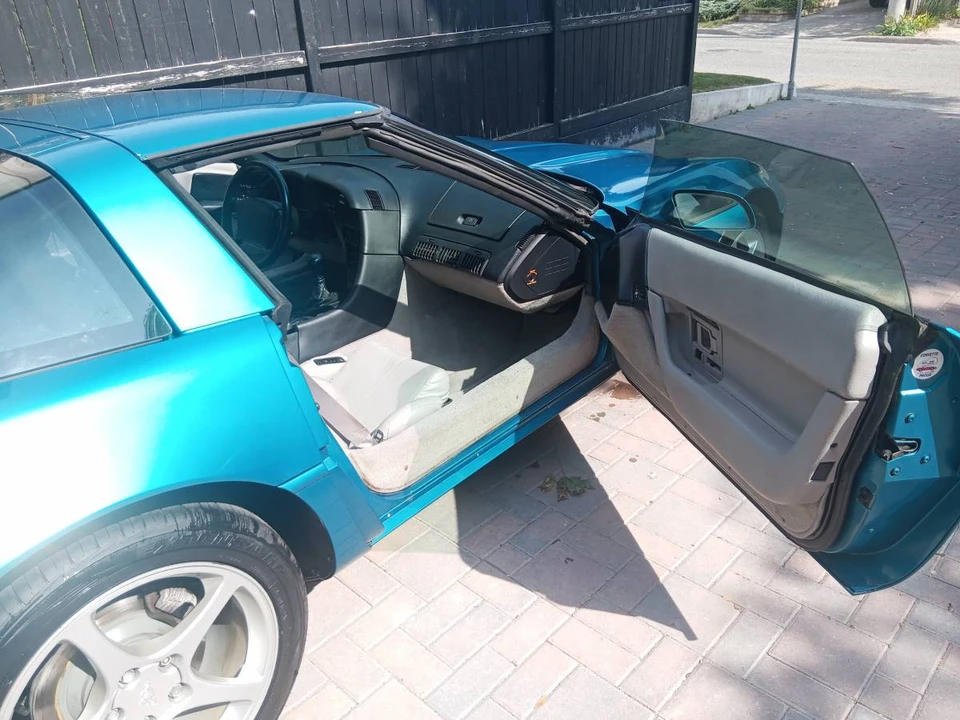 1993 Chevrolet Corvette C4 - Image 6 of 10