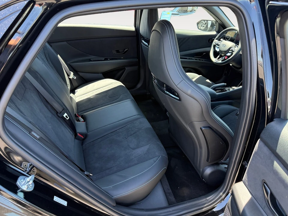 2024 Hyundai Elantra - Image 18 of 20