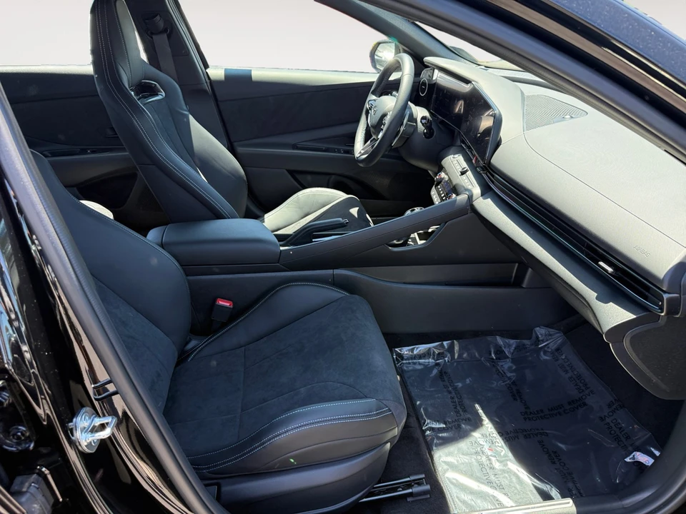 2024 Hyundai Elantra - Image 19 of 20