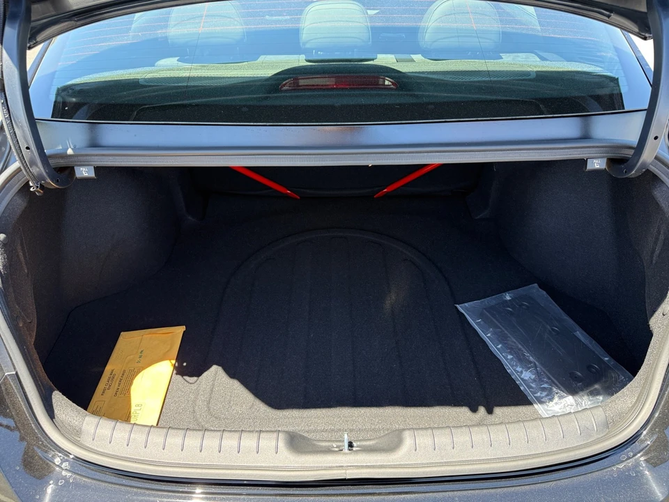 2024 Hyundai Elantra - Image 17 of 20