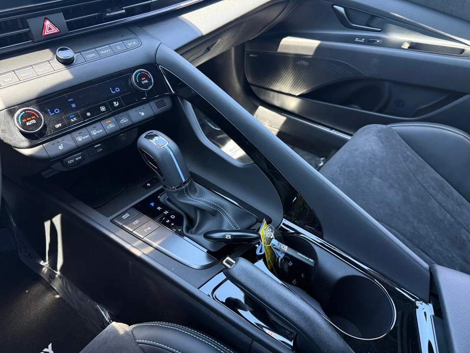 2024 Hyundai Elantra - Image 13 of 20