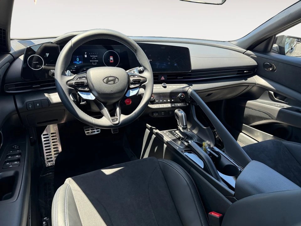 2024 Hyundai Elantra - Image 15 of 20