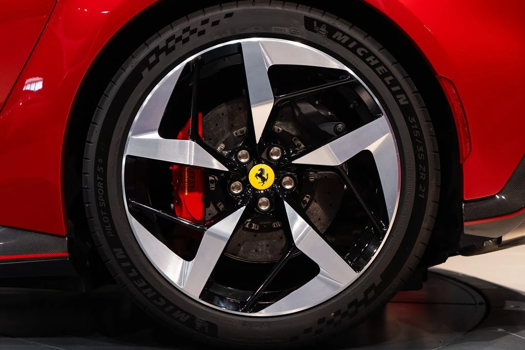 2025 Ferrari 12Cilindri - Image 12 of 31