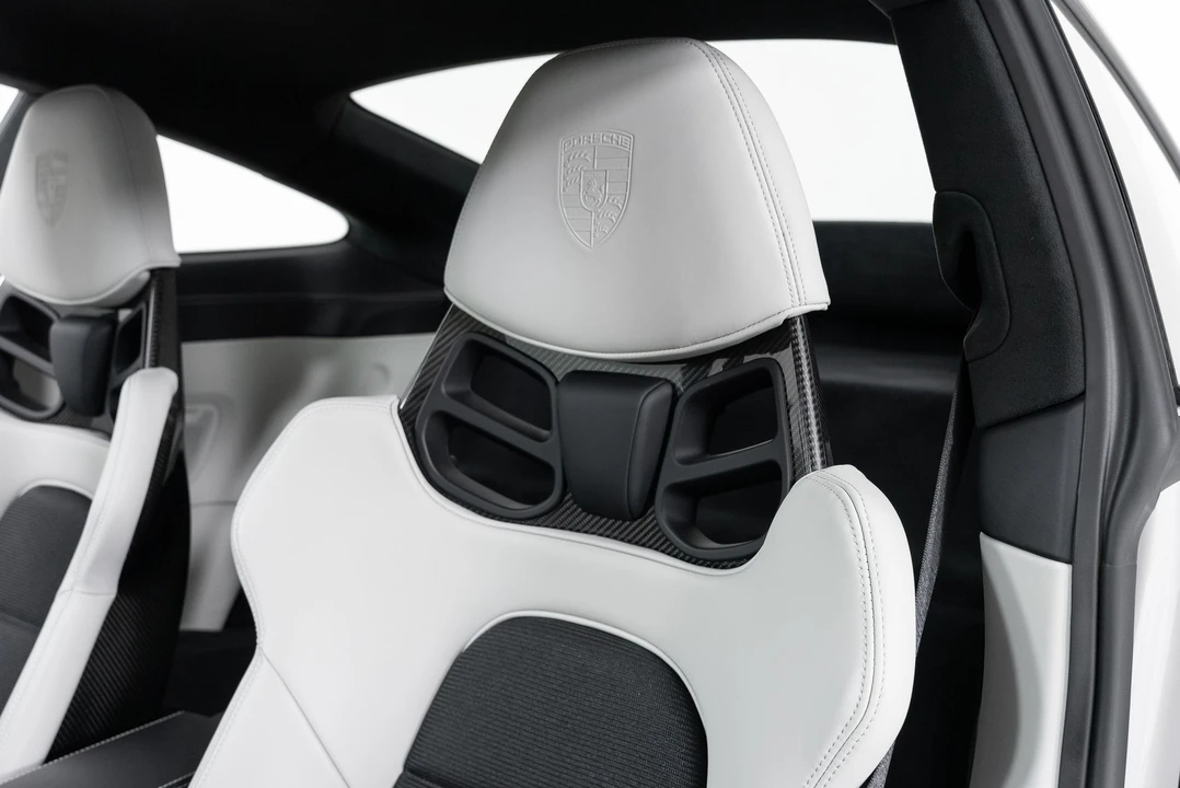 2023 Porsche 992 GT3 - Image 15 of 31