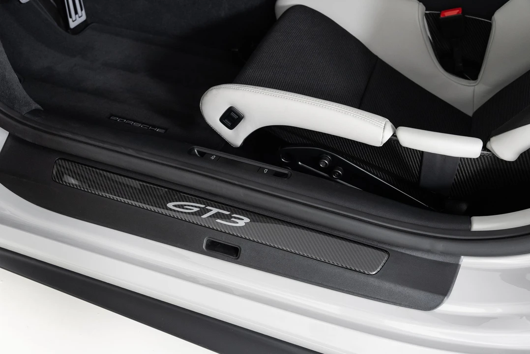 2023 Porsche 992 GT3 - Image 23 of 31