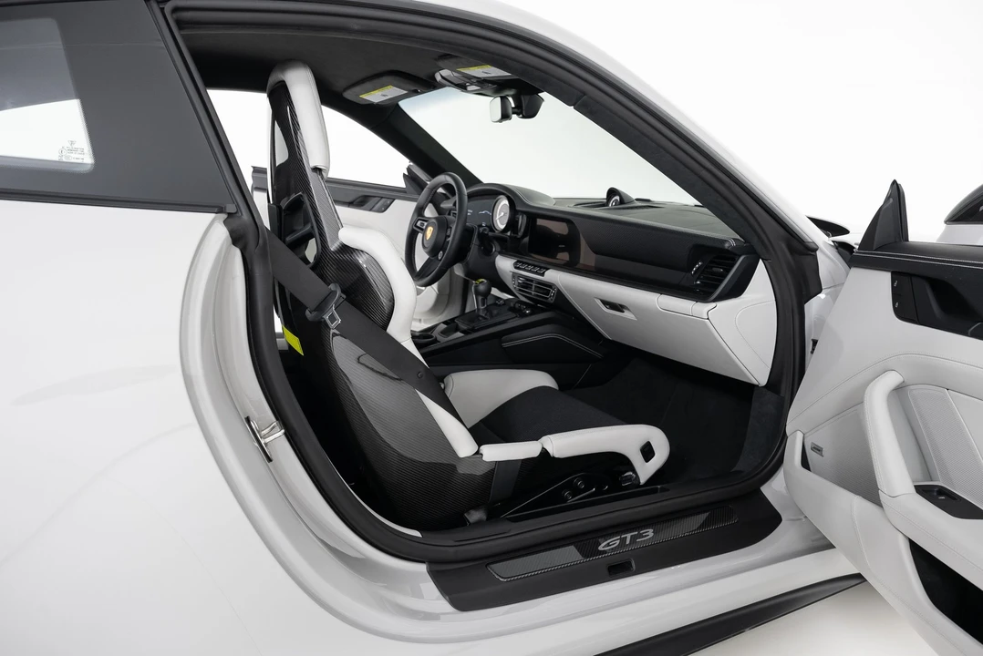 2023 Porsche 992 GT3 - Image 25 of 31