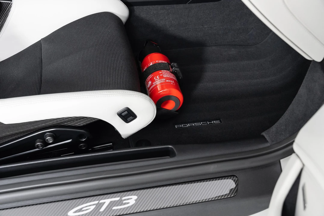2023 Porsche 992 GT3 - Image 27 of 31