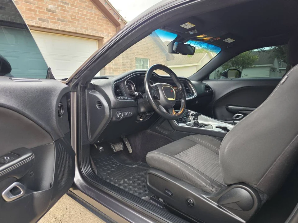 2016 Dodge Challenger 3rd Gen - Image 8 of 11