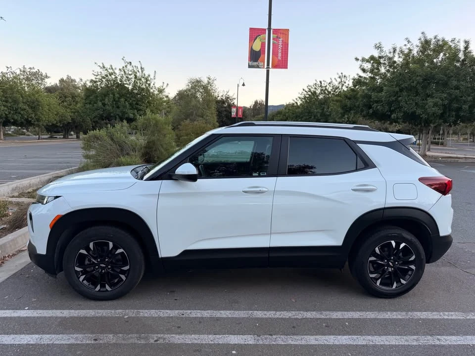 2022 Chevrolet Trailblazer - Image 2 of 10
