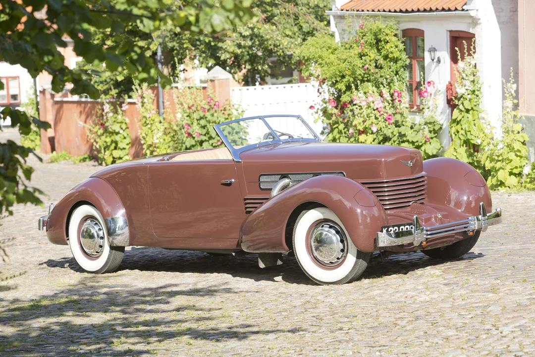 1937 Cord 810 & 812 - Image 3 of 22