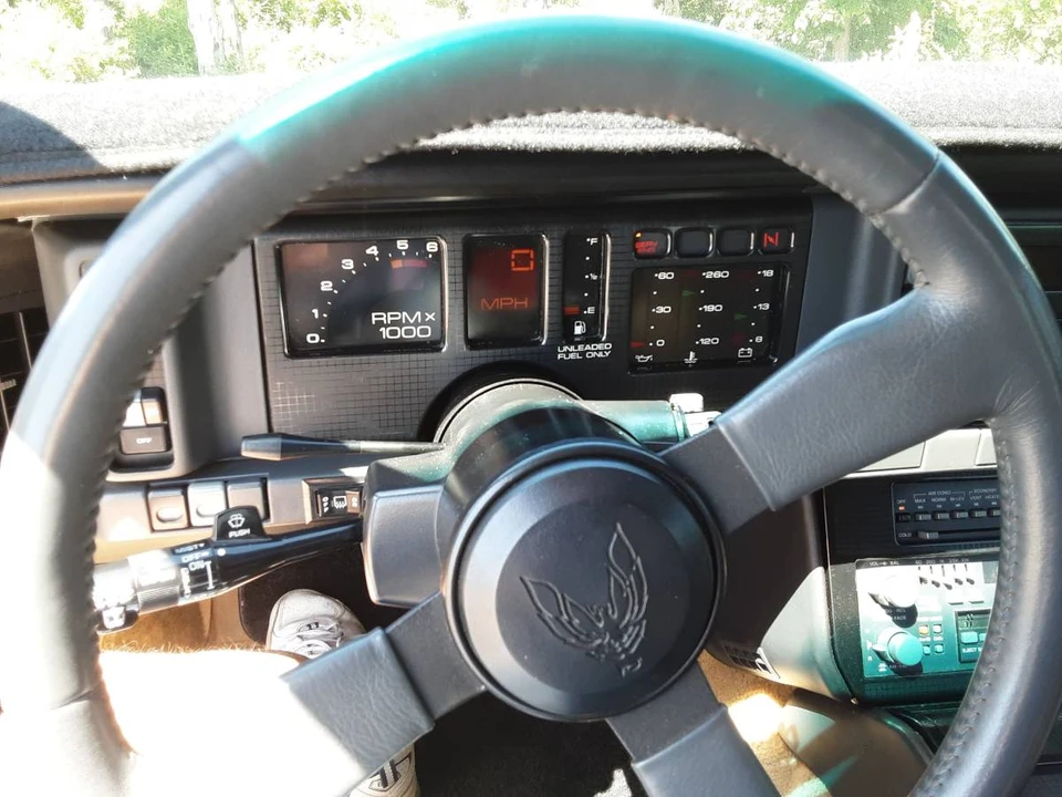 1987 Pontiac Firebird Trans Am 3rd Gen - Image 6 of 7