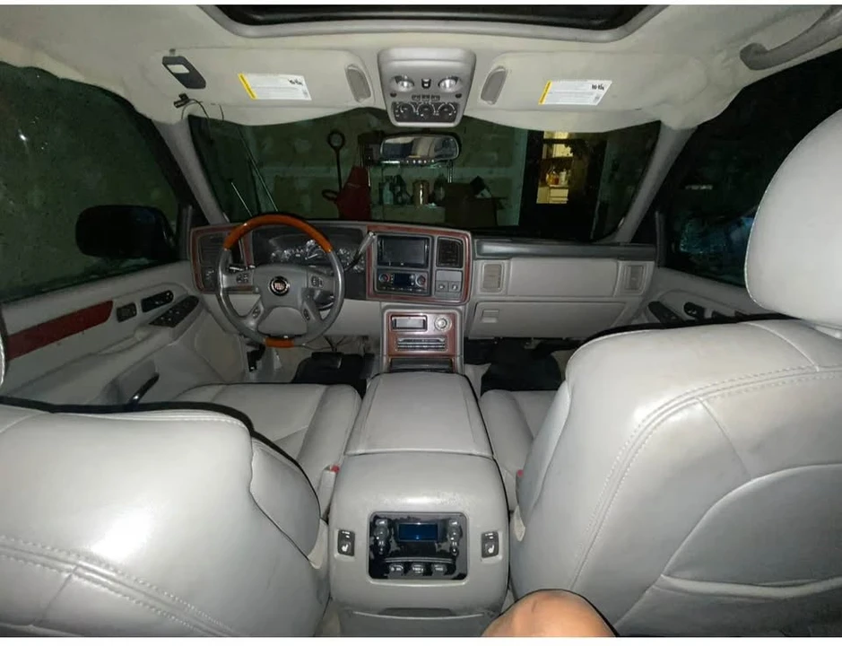 2005 Cadillac Escalade & EXT 2nd Gen - Image 6 of 9