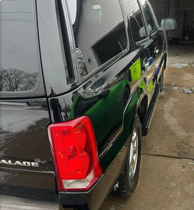 2005 Cadillac Escalade & EXT 2nd Gen - Image 5 of 9