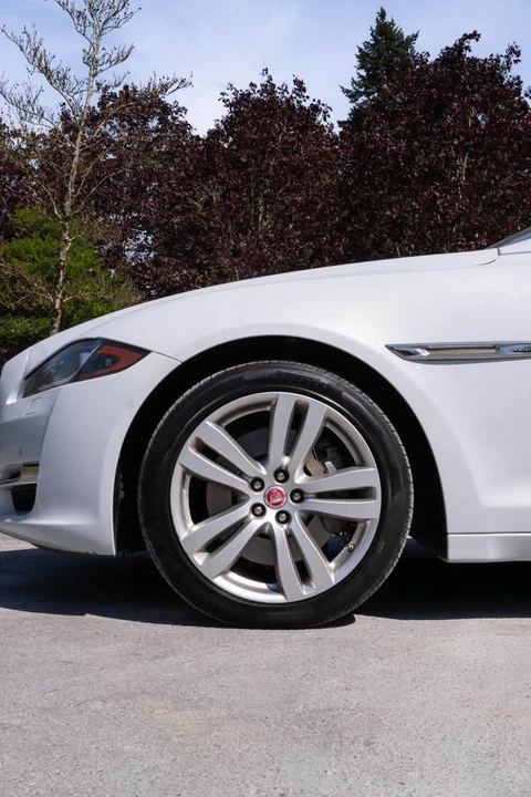 2016 Jaguar X351 XJ - Image 3 of 10