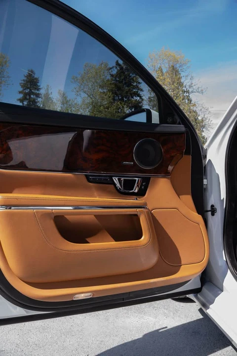 2016 Jaguar X351 XJ - Image 10 of 10