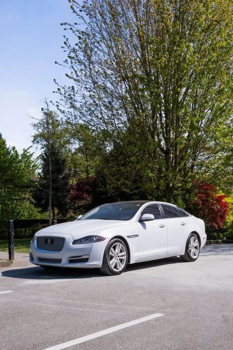 2016 Jaguar X351 XJ - Image 2 of 10