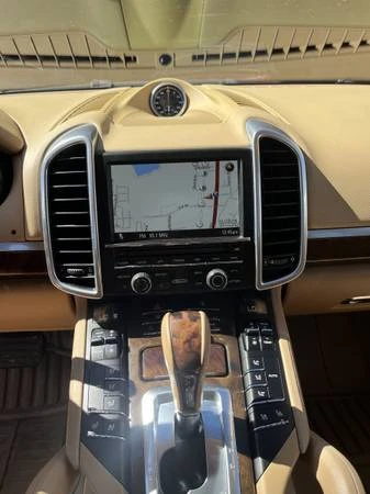 2012 Porsche 958 Cayenne - Image 14 of 20