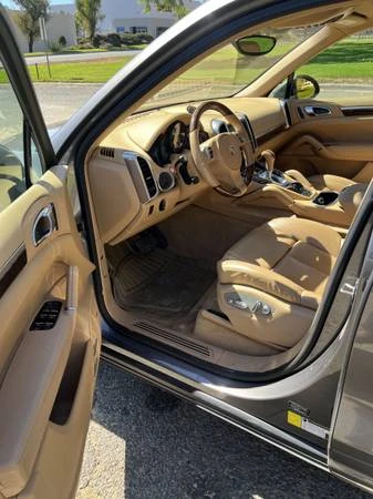 2012 Porsche 958 Cayenne - Image 10 of 20