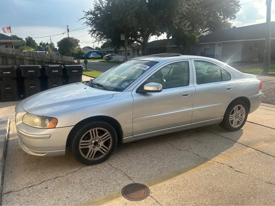 Volvo - Image 2 of 8