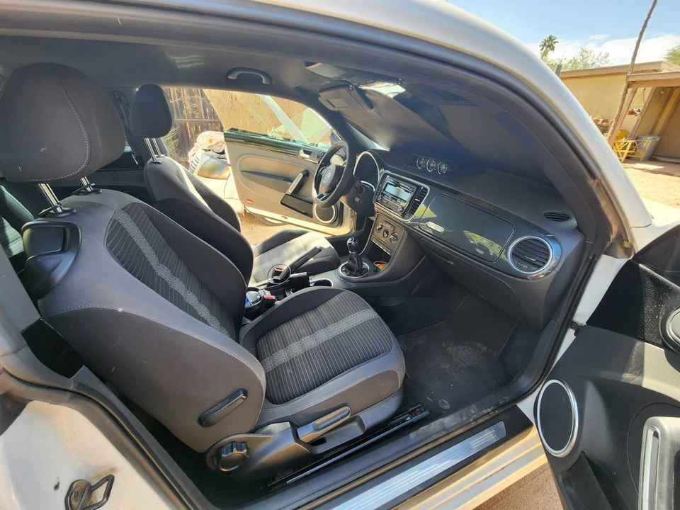 2012 Volkswagen A5 Beetle - Image 11 of 15