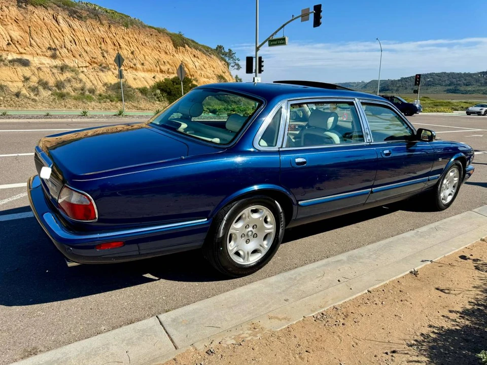 2001 Jaguar X308 XJ - Image 4 of 16