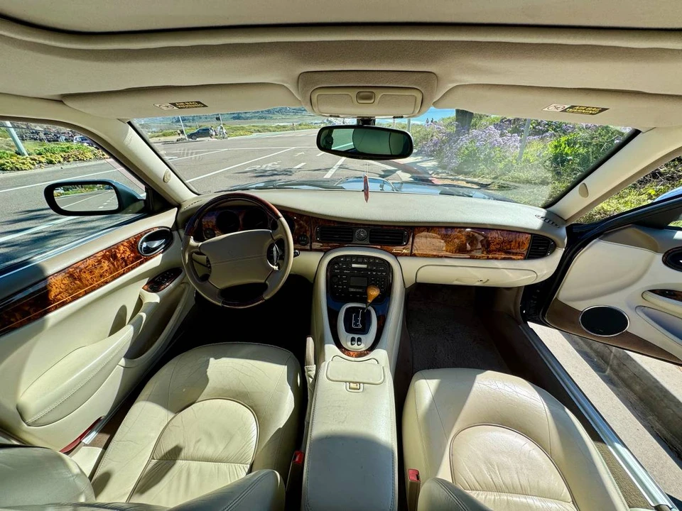 2001 Jaguar X308 XJ - Image 8 of 16