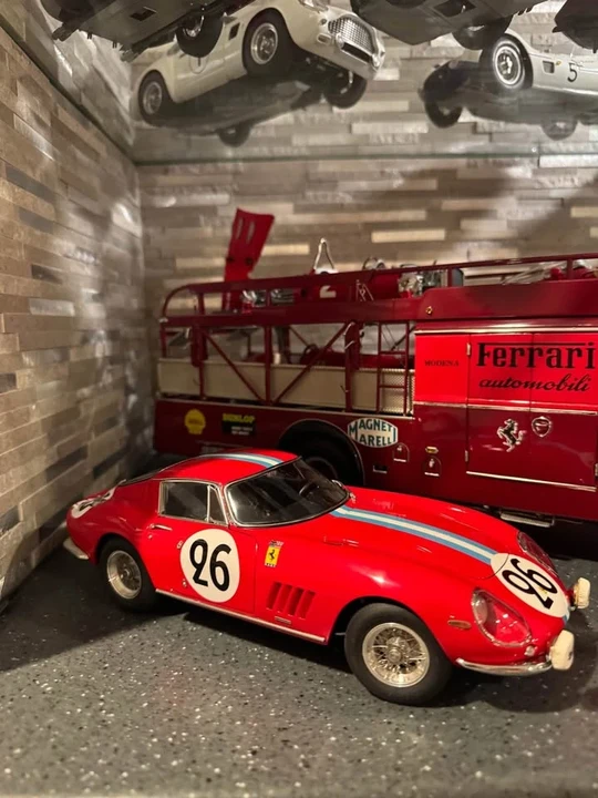 Parts & Memorabilia Scale Models - Image 10 of 10