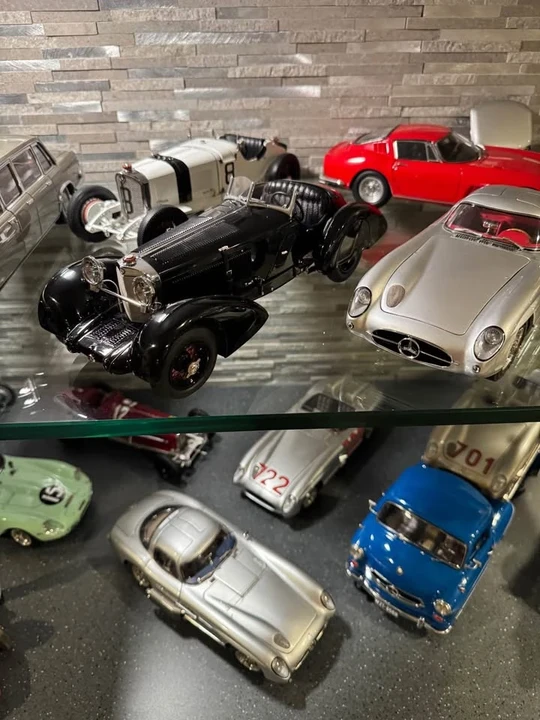 Parts & Memorabilia Scale Models - Image 2 of 10
