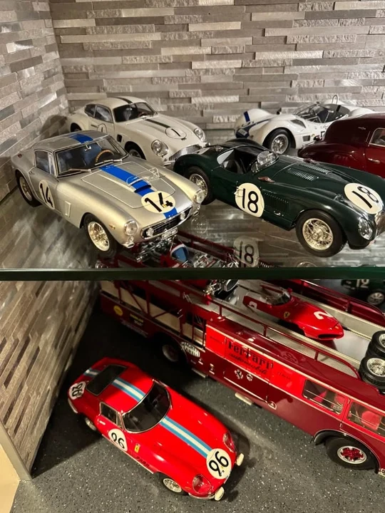 Parts & Memorabilia Scale Models - Image 3 of 10