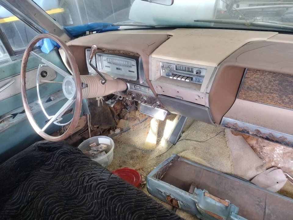 1961 Lincoln Continental 4th Gen - Image 22 of 24