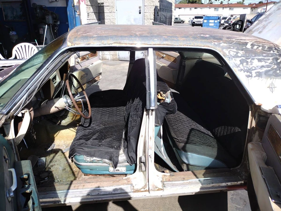 1961 Lincoln Continental 4th Gen - Image 17 of 24