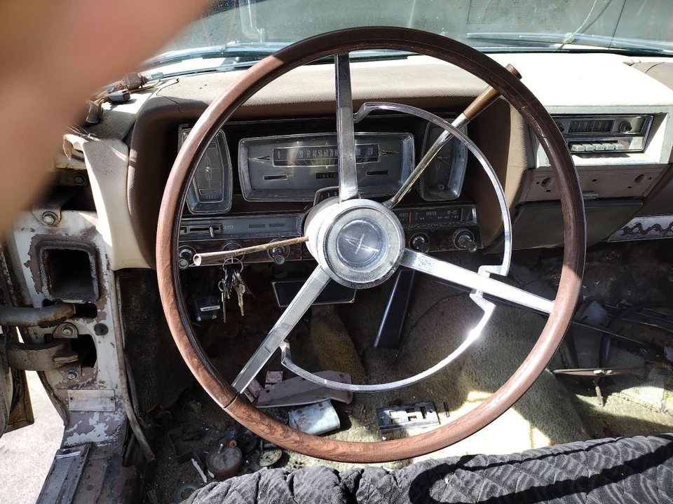 1961 Lincoln Continental 4th Gen - Image 16 of 24