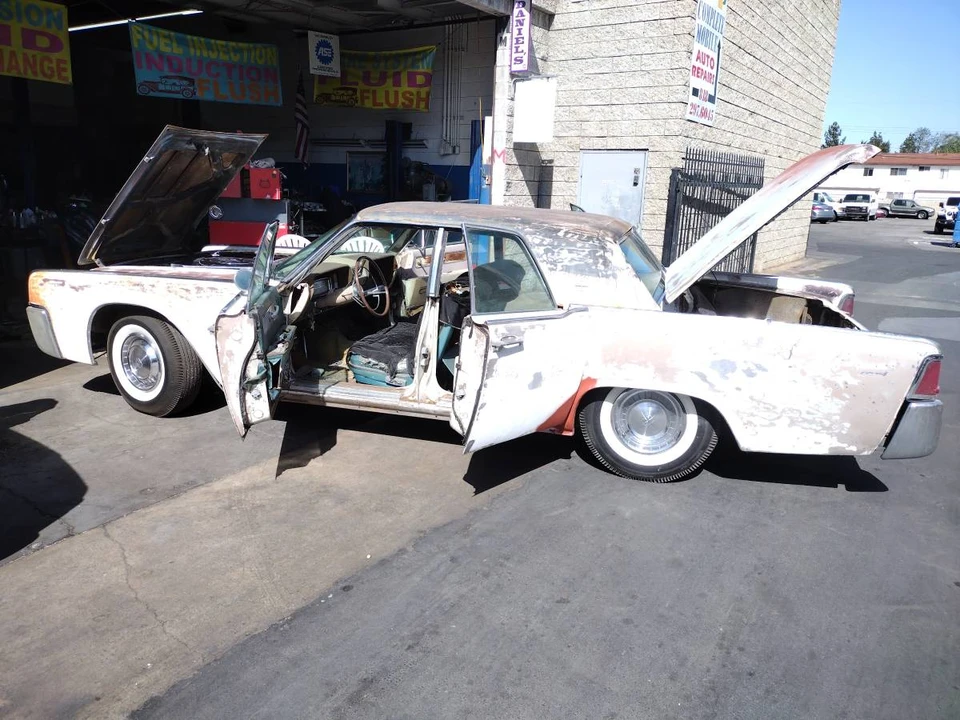 1961 Lincoln Continental 4th Gen - Image 19 of 24