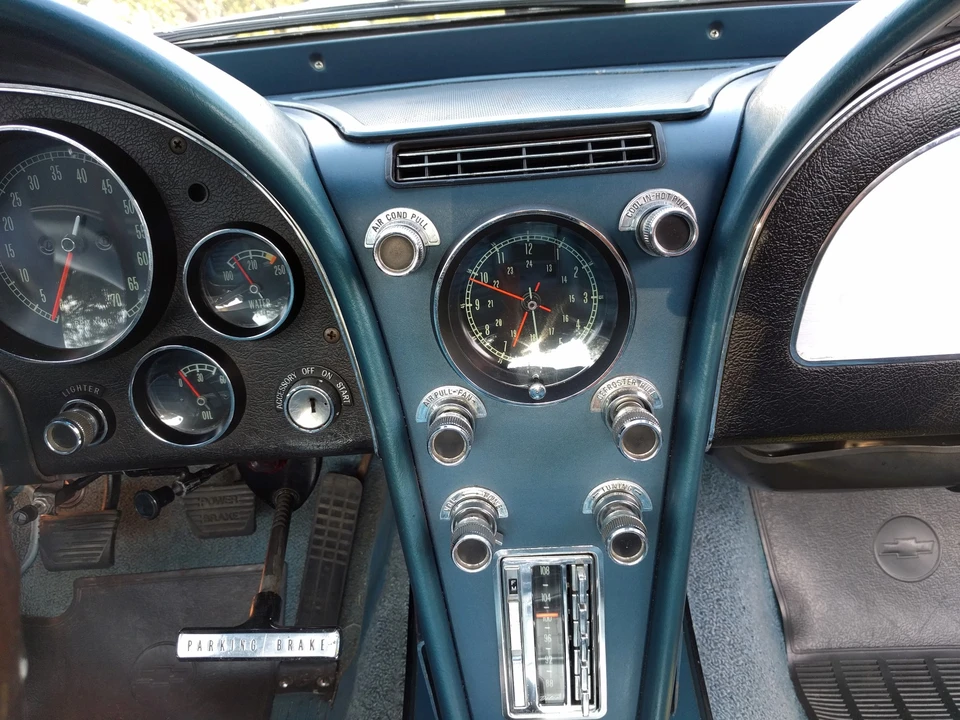 1966 Chevrolet Corvette C2 - Image 23 of 31