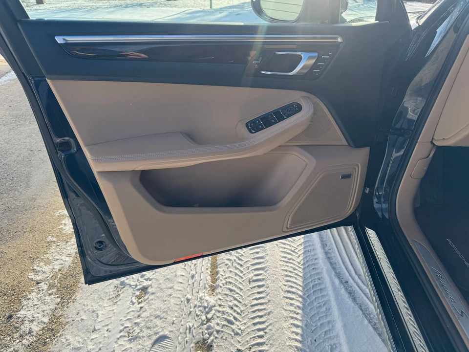 2019 Porsche Macan - Image 20 of 31