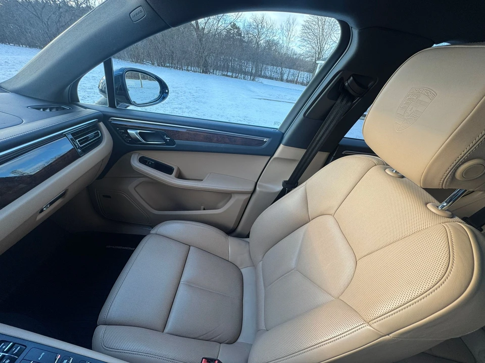 2019 Porsche Macan - Image 25 of 31